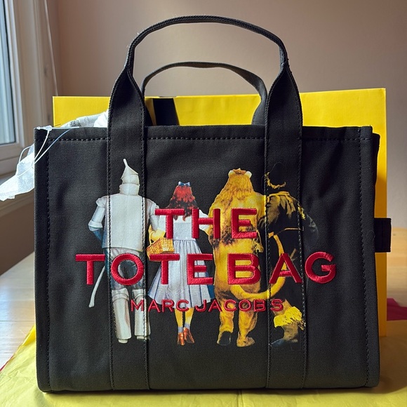 👠 MARC JACOBS X WIZARD OF OZ THE FRIENDS OF DORTHY CANVAS MEDIUM TOTE BAG  👠NWT👠 - Picture 13 of 16